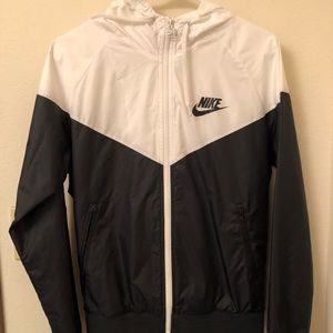 Women’s Nike Windrunner Jacket